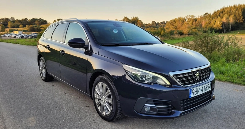 Peugeot 308 cena 40500 przebieg: 180000, rok produkcji 2017 z Brzozów małe 137